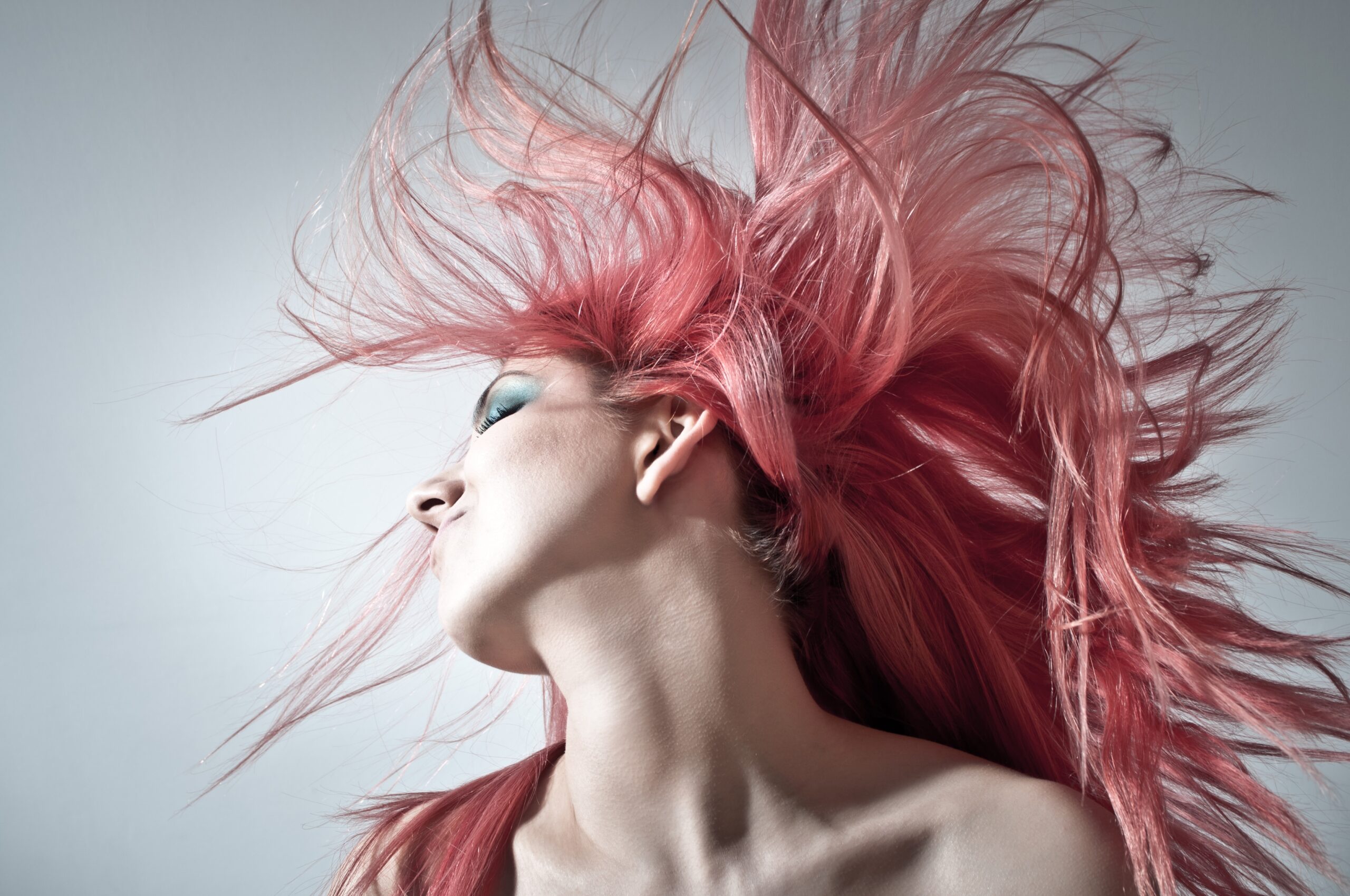 Koloryzacja włosów – co musisz wiedzieć o Farbowanie włosów